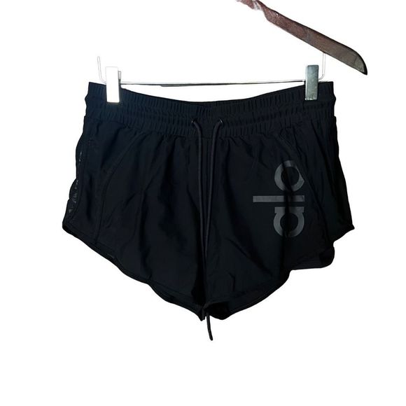 ALO Yoga Ambience Short Small - Picture 1 of 2